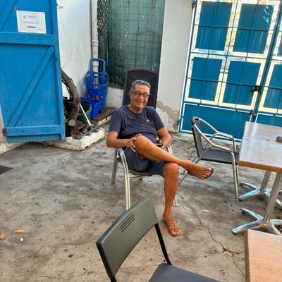 Alain, notre président, prend un moment de calme avant le grand rendez-vous